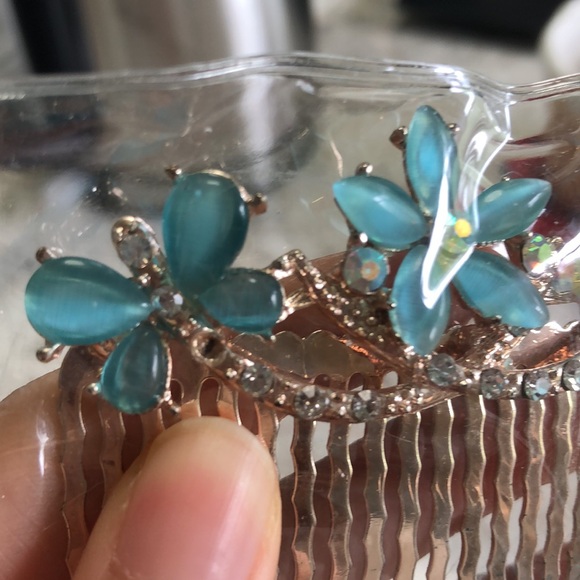 Hair accessories - Picture 3 of 4